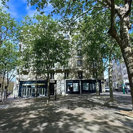 Near Porte De Versailles Daire